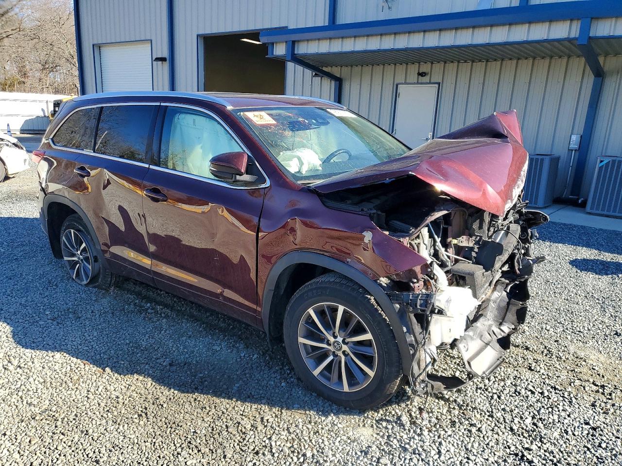 2017 TOYOTA HIGHLANDER SE photo 4