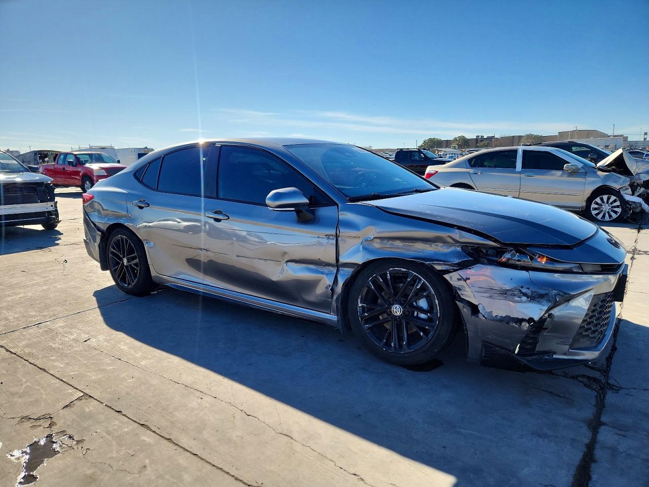 2025 TOYOTA CAMRY SE photo 4