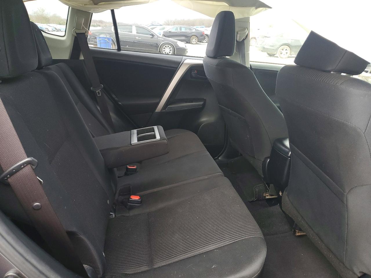 2017 TOYOTA RAV4 LE photo 10