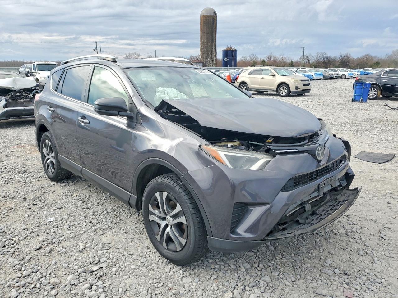 2017 TOYOTA RAV4 LE photo 4