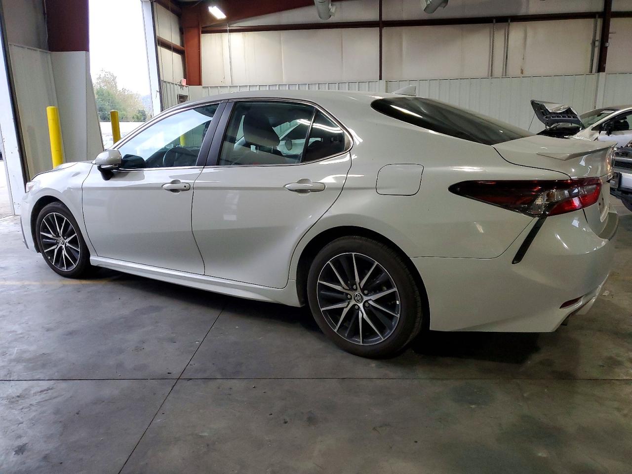 2022 TOYOTA CAMRY NIGHT SHADE photo 2