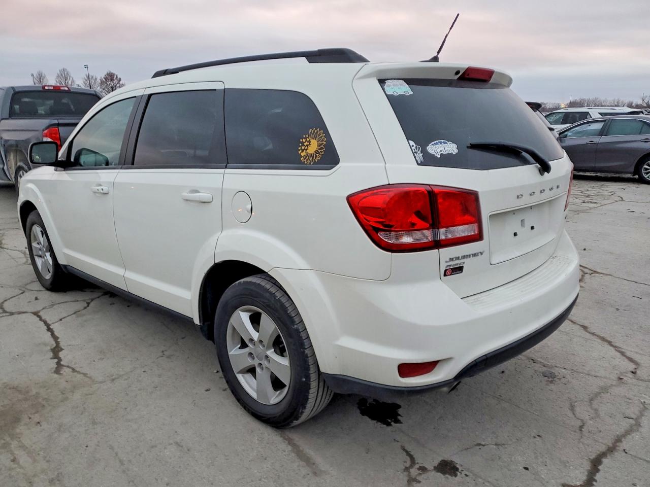 2012 DODGE JOURNEY SXT photo 2
