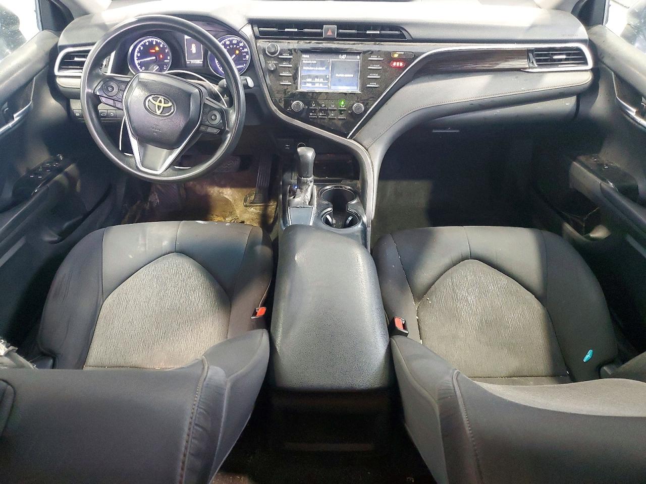 2018 TOYOTA CAMRY L photo 8