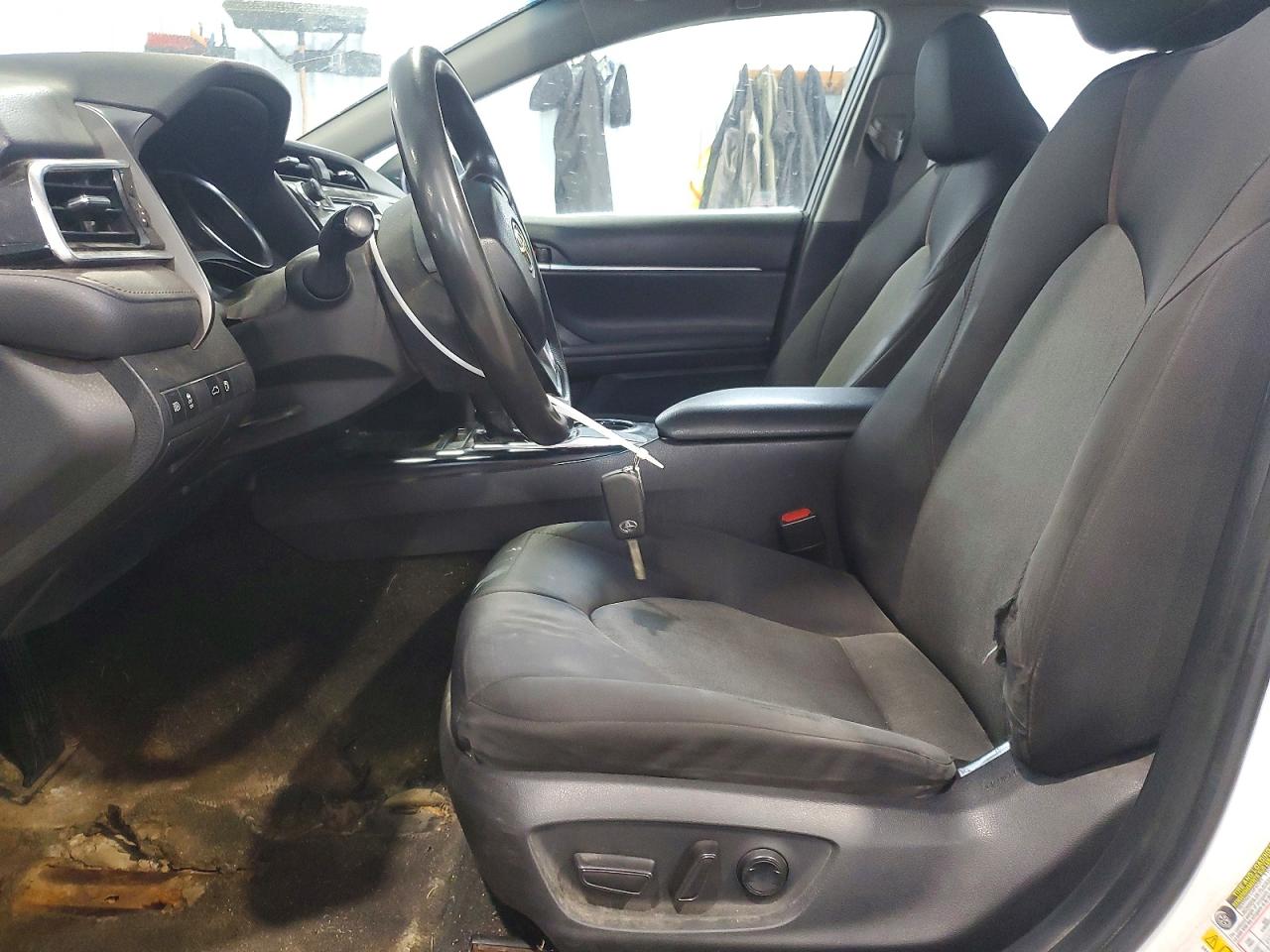 2018 TOYOTA CAMRY L photo 7