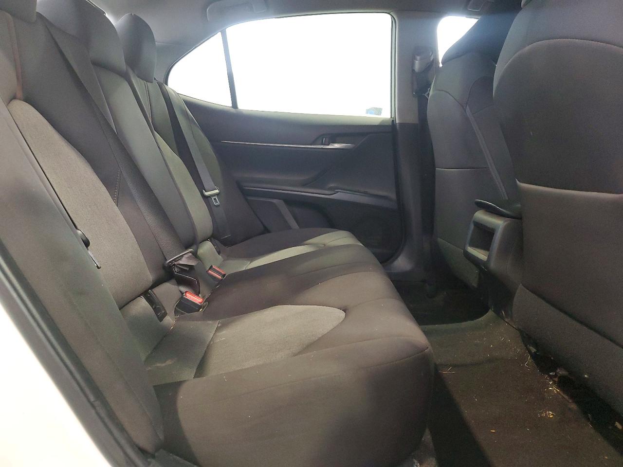 2018 TOYOTA CAMRY L photo 10