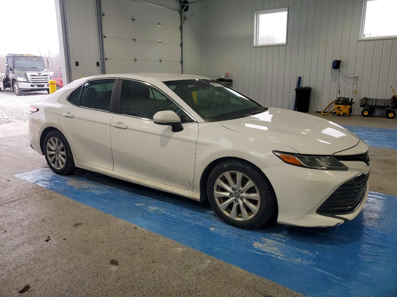 2018 TOYOTA CAMRY L photo 4