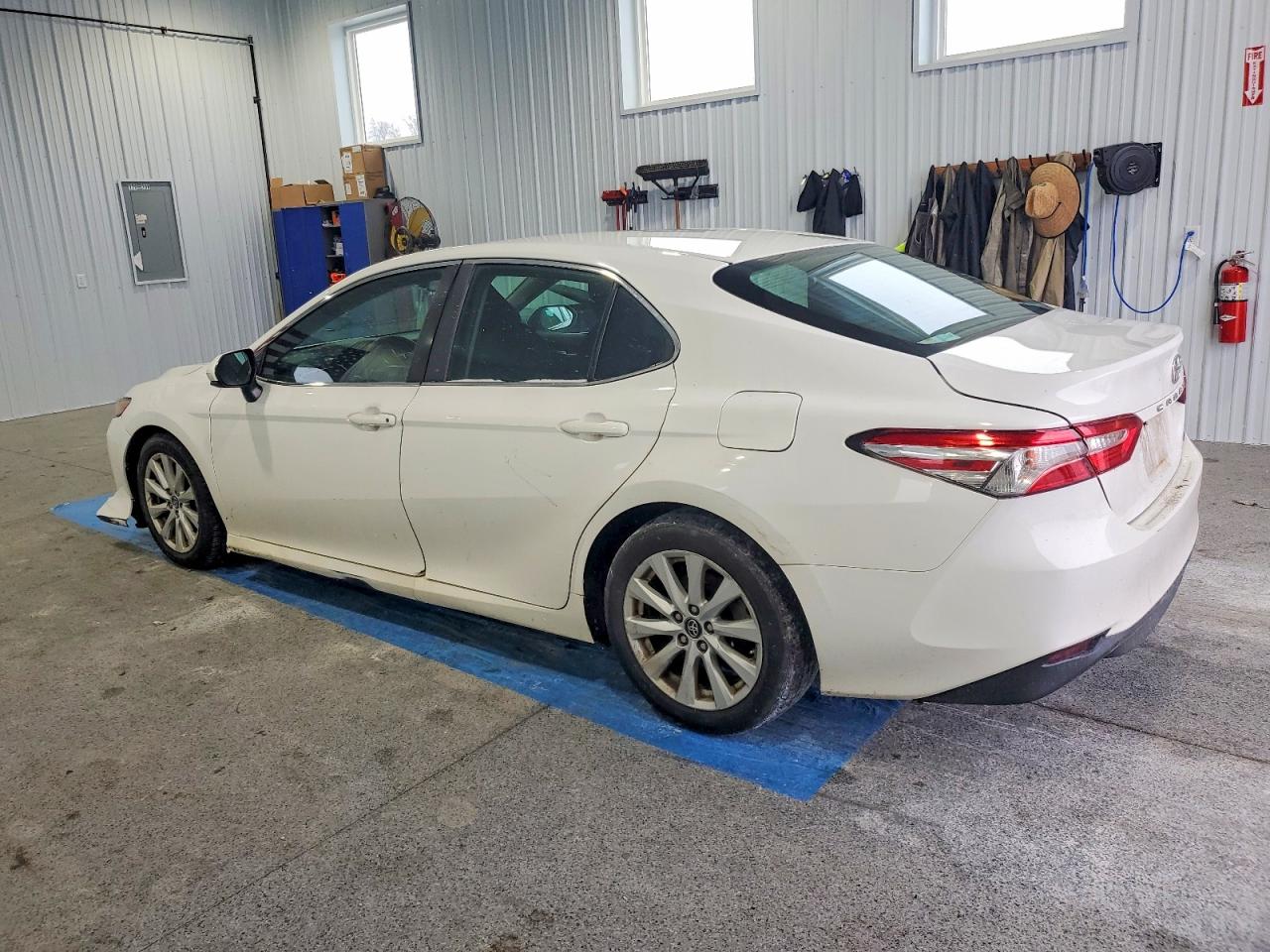 2018 TOYOTA CAMRY L photo 2