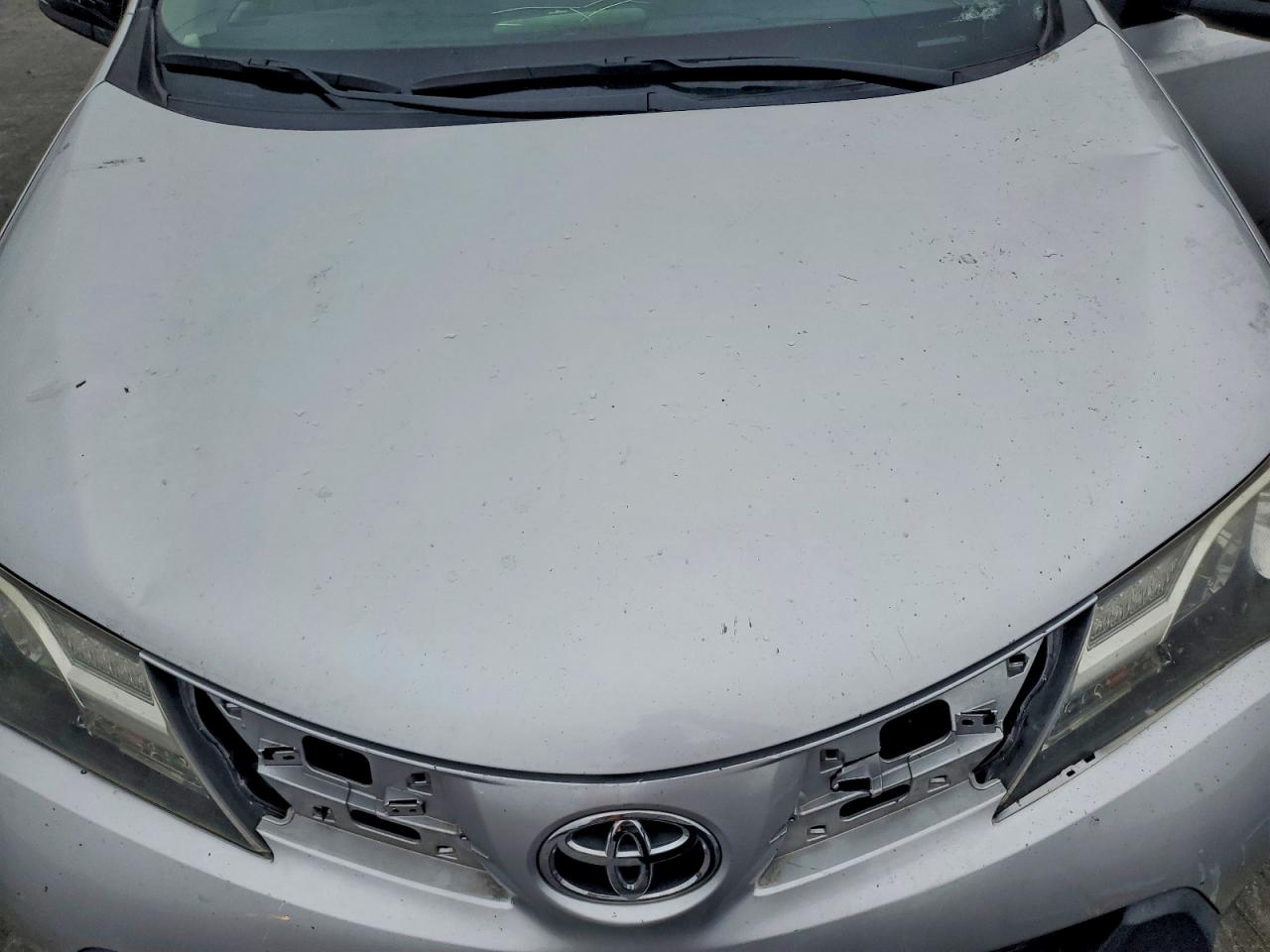 2015 TOYOTA RAV4 XLE photo 12