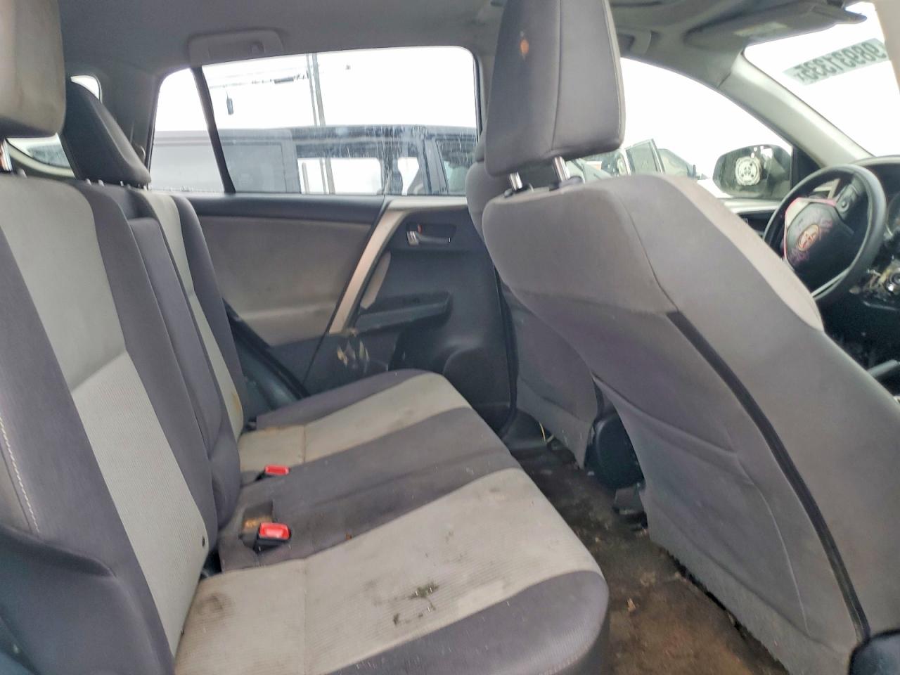 2015 TOYOTA RAV4 XLE photo 11