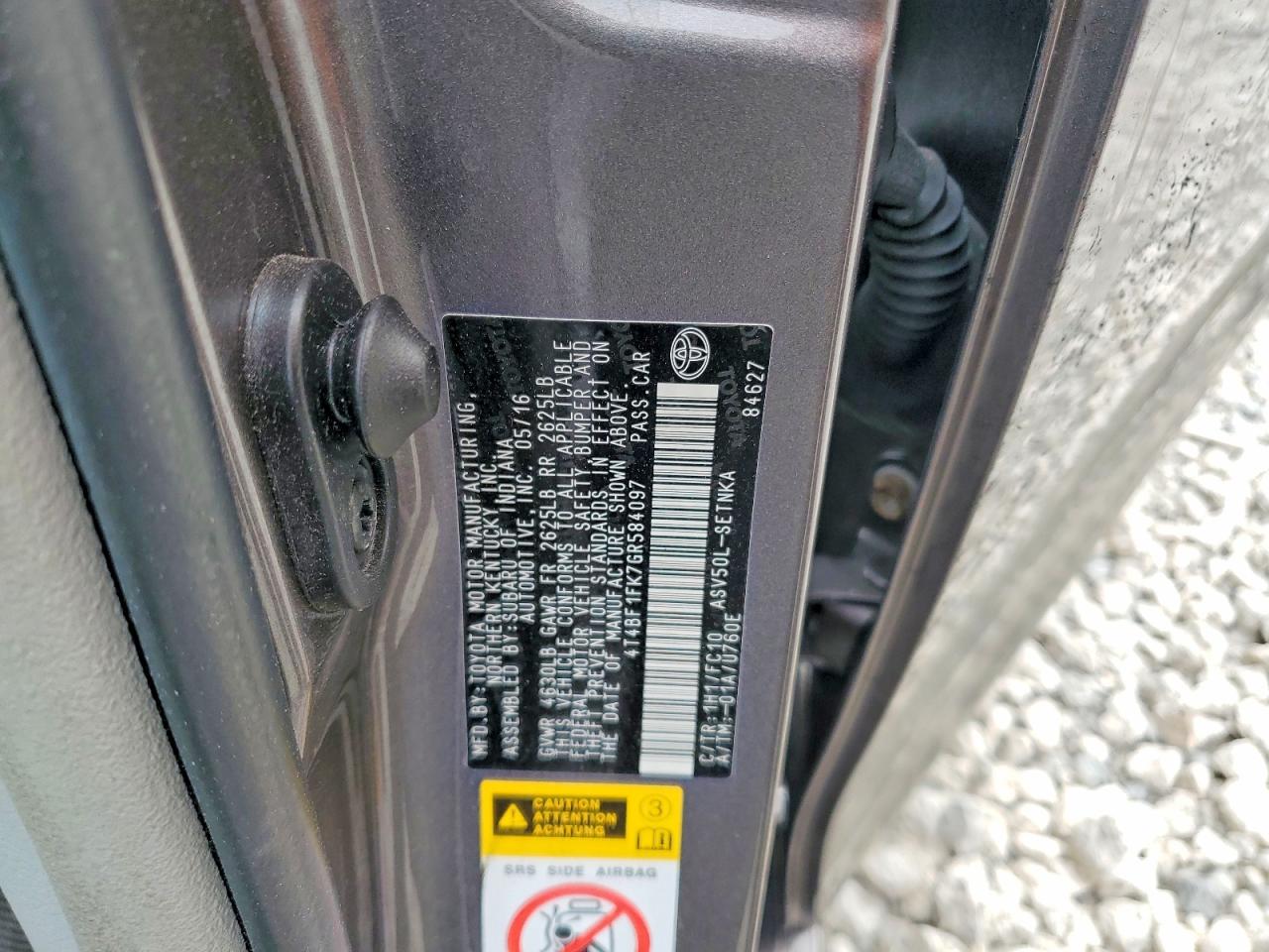 2016 TOYOTA CAMRY LE photo 12