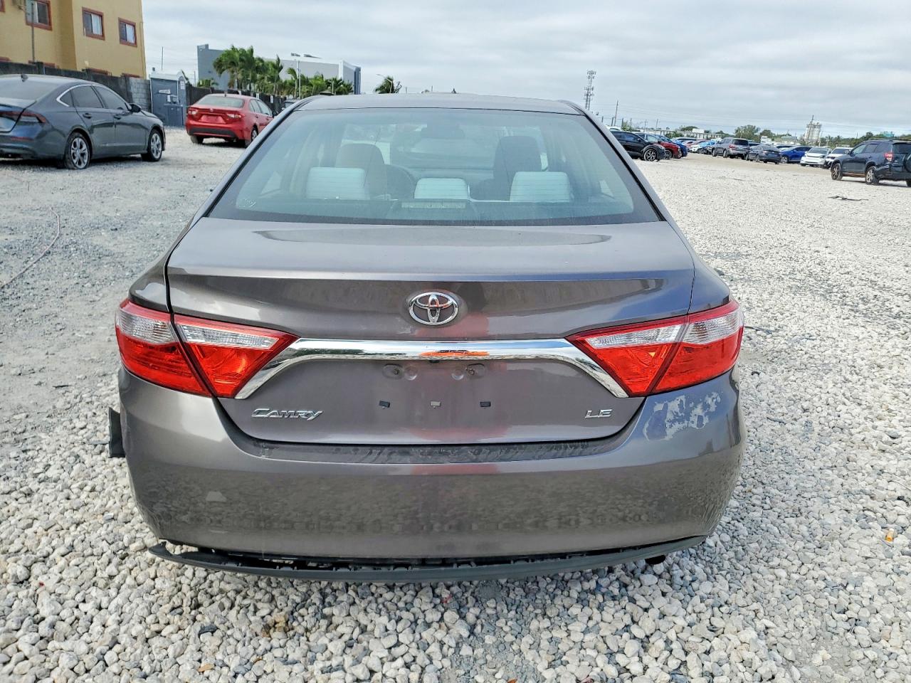 2016 TOYOTA CAMRY LE photo 6
