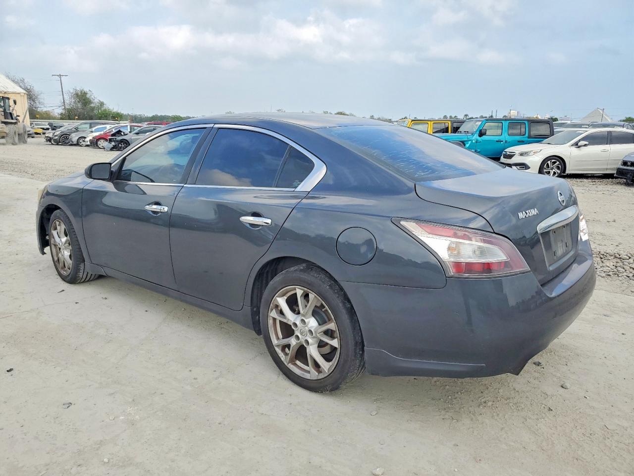2013 NISSAN MAXIMA S photo 2