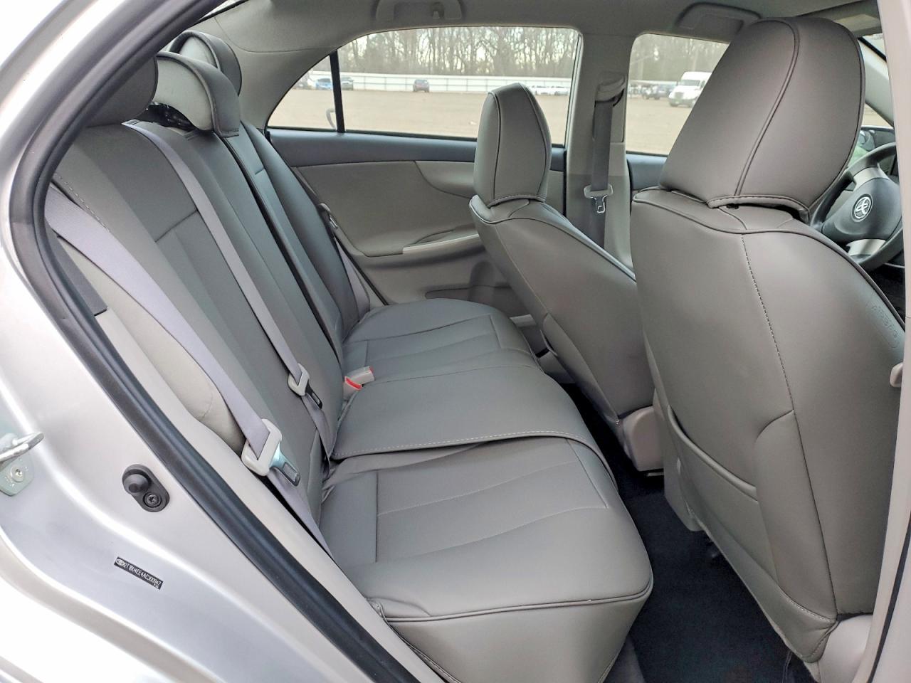 2010 TOYOTA COROLLA BASE photo 10
