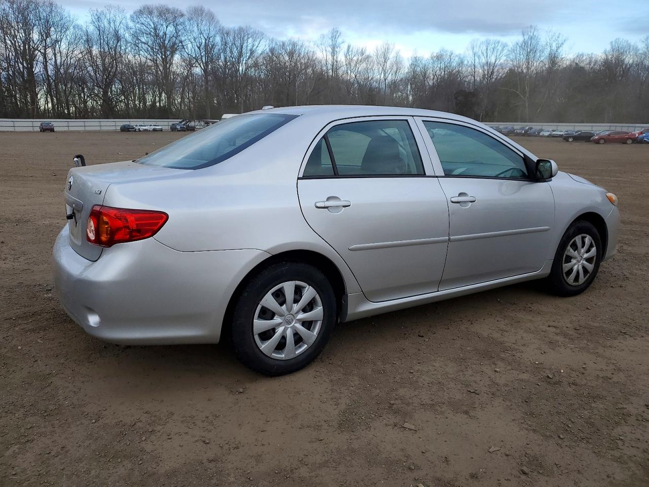 2010 TOYOTA COROLLA BASE photo 3