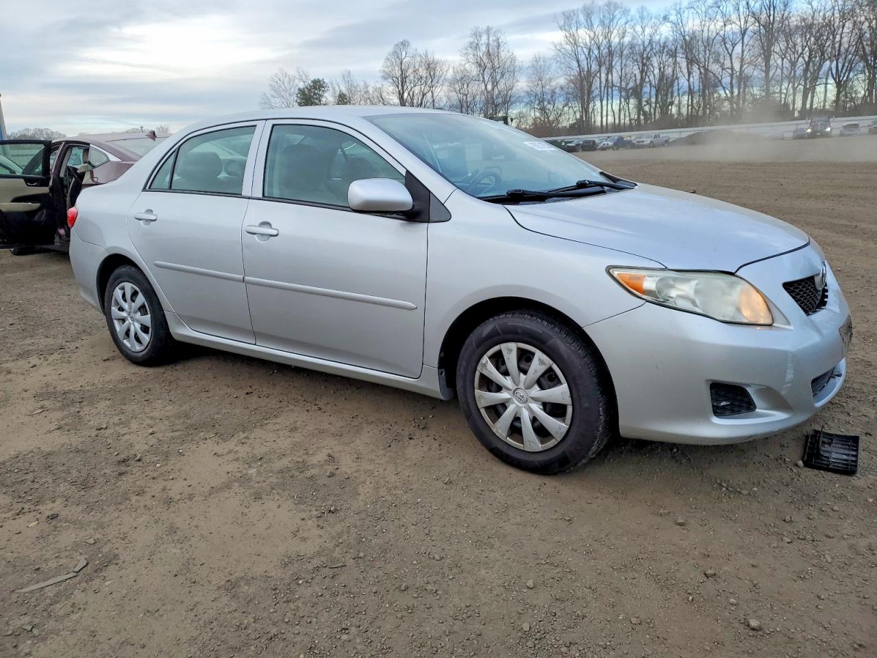 2010 TOYOTA COROLLA BASE photo 4