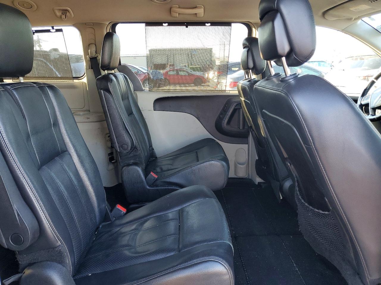 2013 CHRYSLER TOWN & COUNTRY TOURING L photo 11