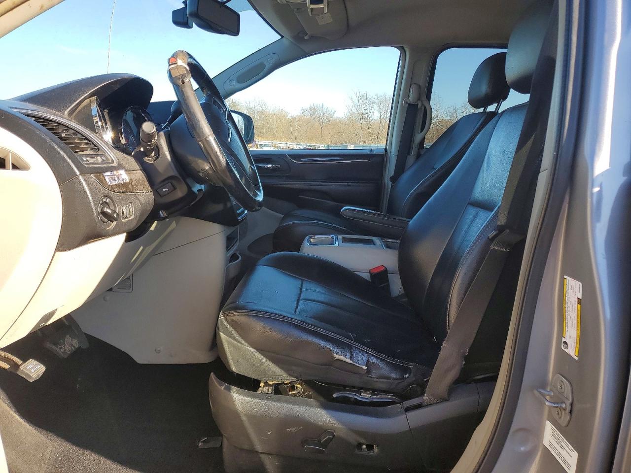 2013 CHRYSLER TOWN & COUNTRY TOURING L photo 7