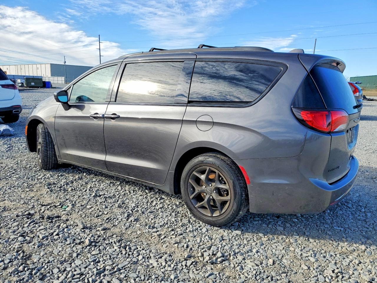 2019 CHRYSLER PACIFICA TOURING L PLUS photo 2