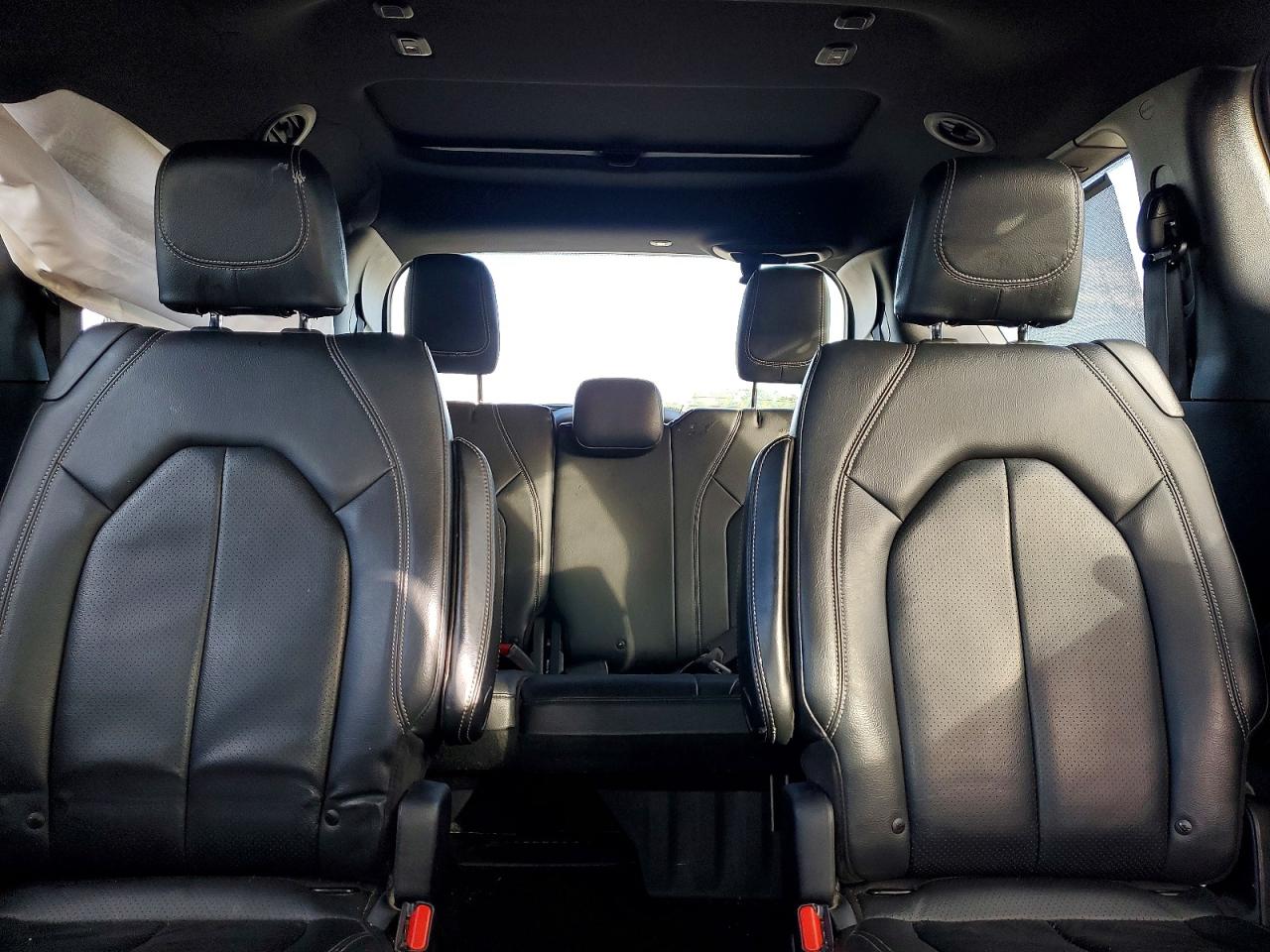 2019 CHRYSLER PACIFICA TOURING L PLUS photo 10