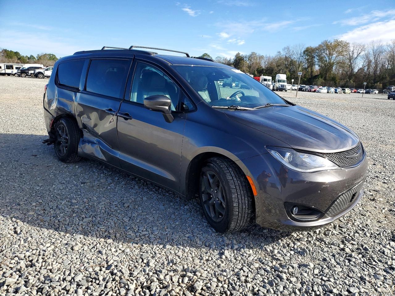 2019 CHRYSLER PACIFICA TOURING L PLUS photo 4