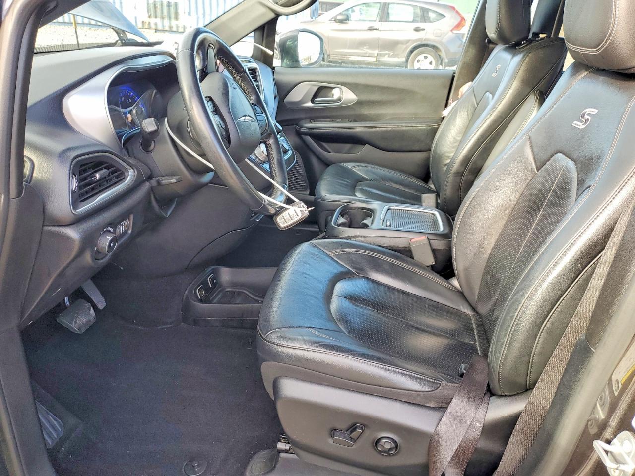 2019 CHRYSLER PACIFICA TOURING L PLUS photo 7