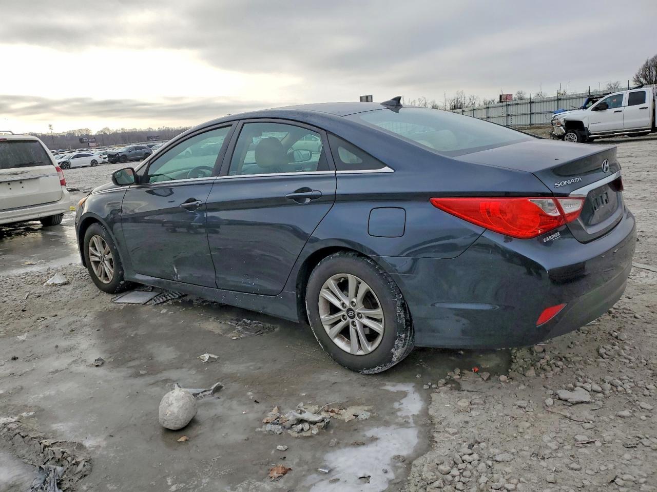 2014 HYUNDAI SONATA GLS photo 2
