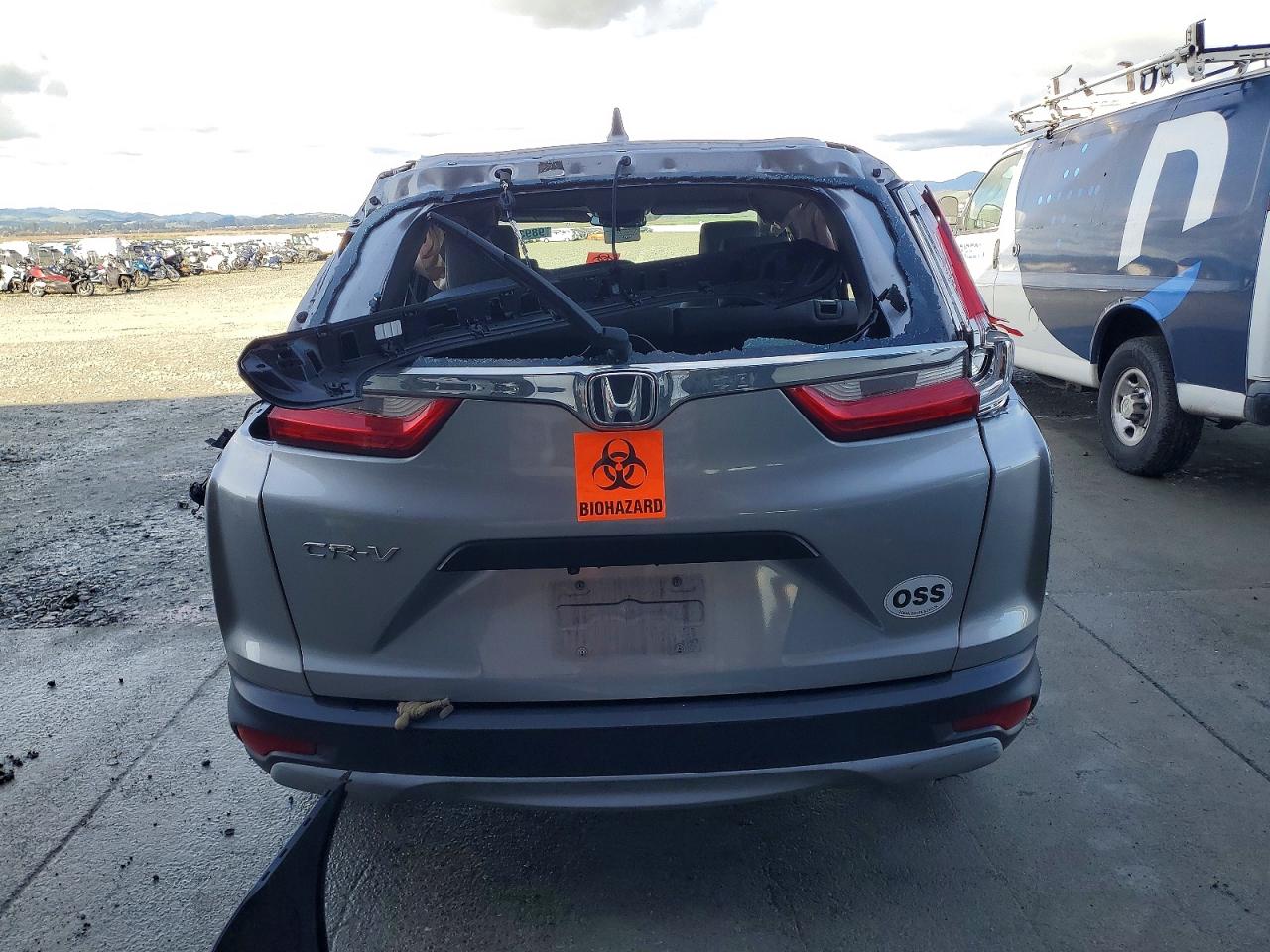 2017 HONDA CR-V LX photo 6