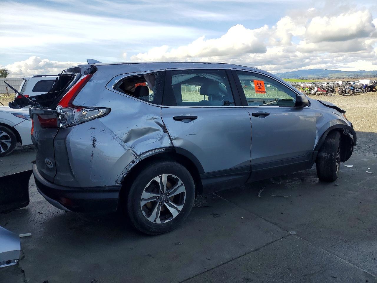 2017 HONDA CR-V LX photo 3