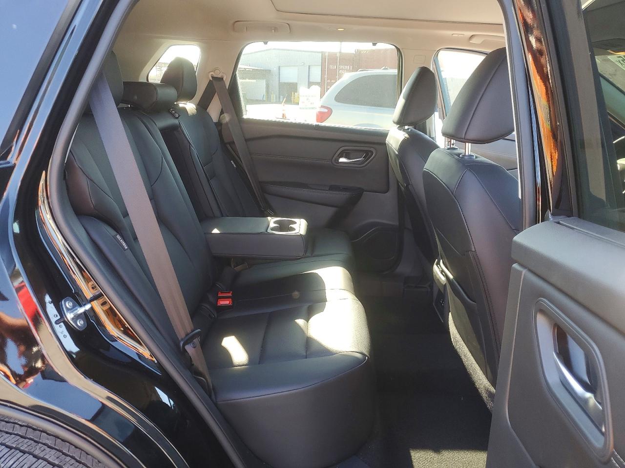2024 NISSAN ROGUE SV photo 11