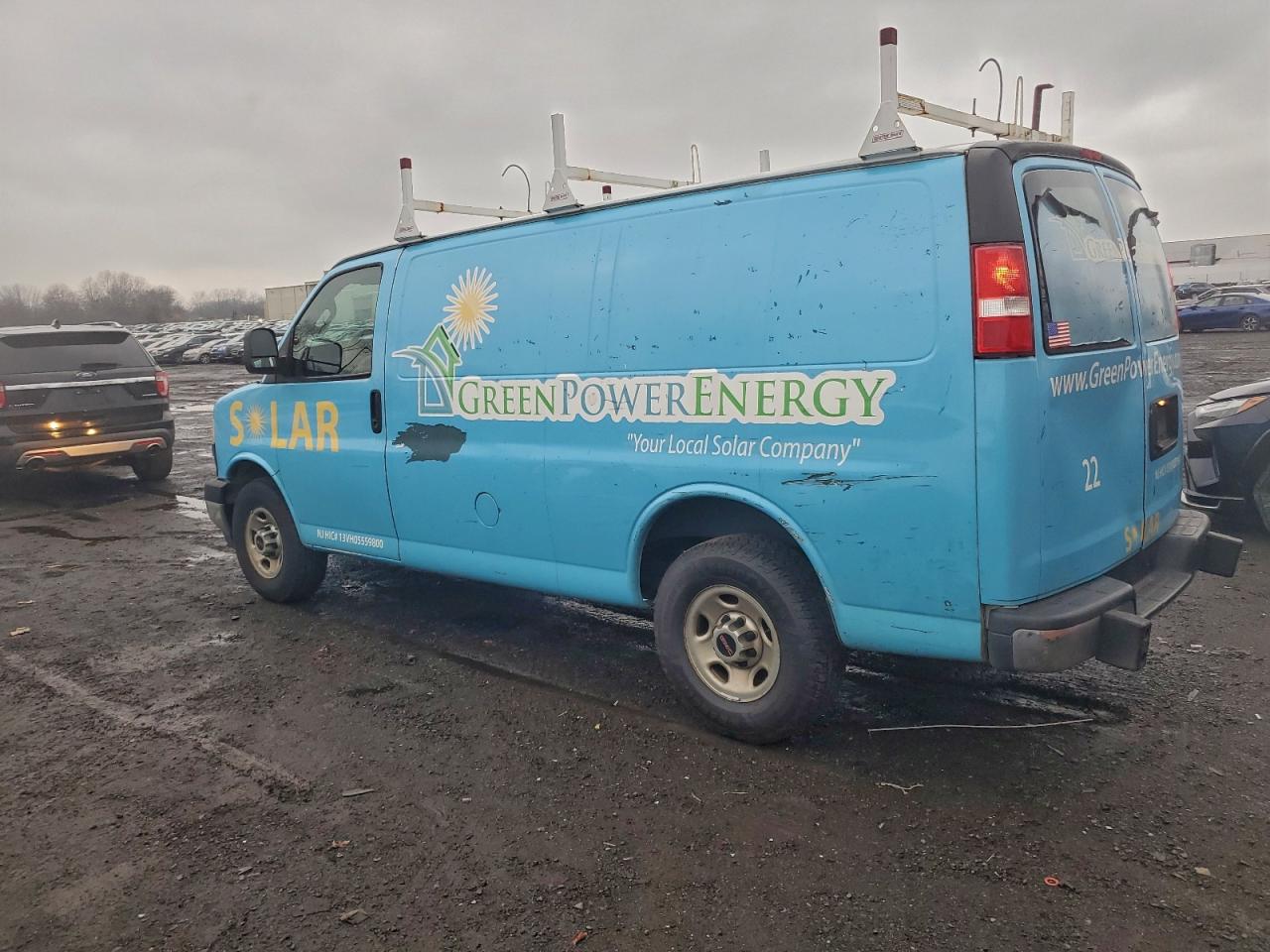 2018 GMC SAVANA G2500 photo 2