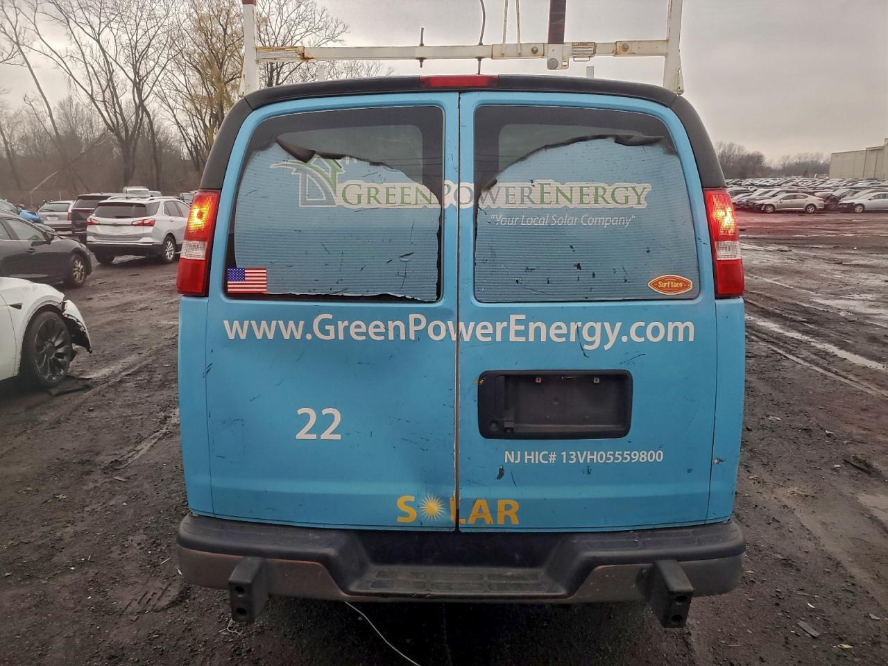 2018 GMC SAVANA G2500 photo 6