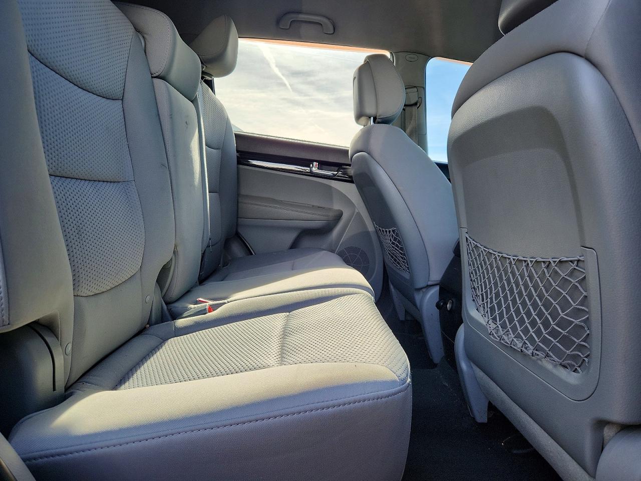 2011 KIA SORENTO BASE photo 10