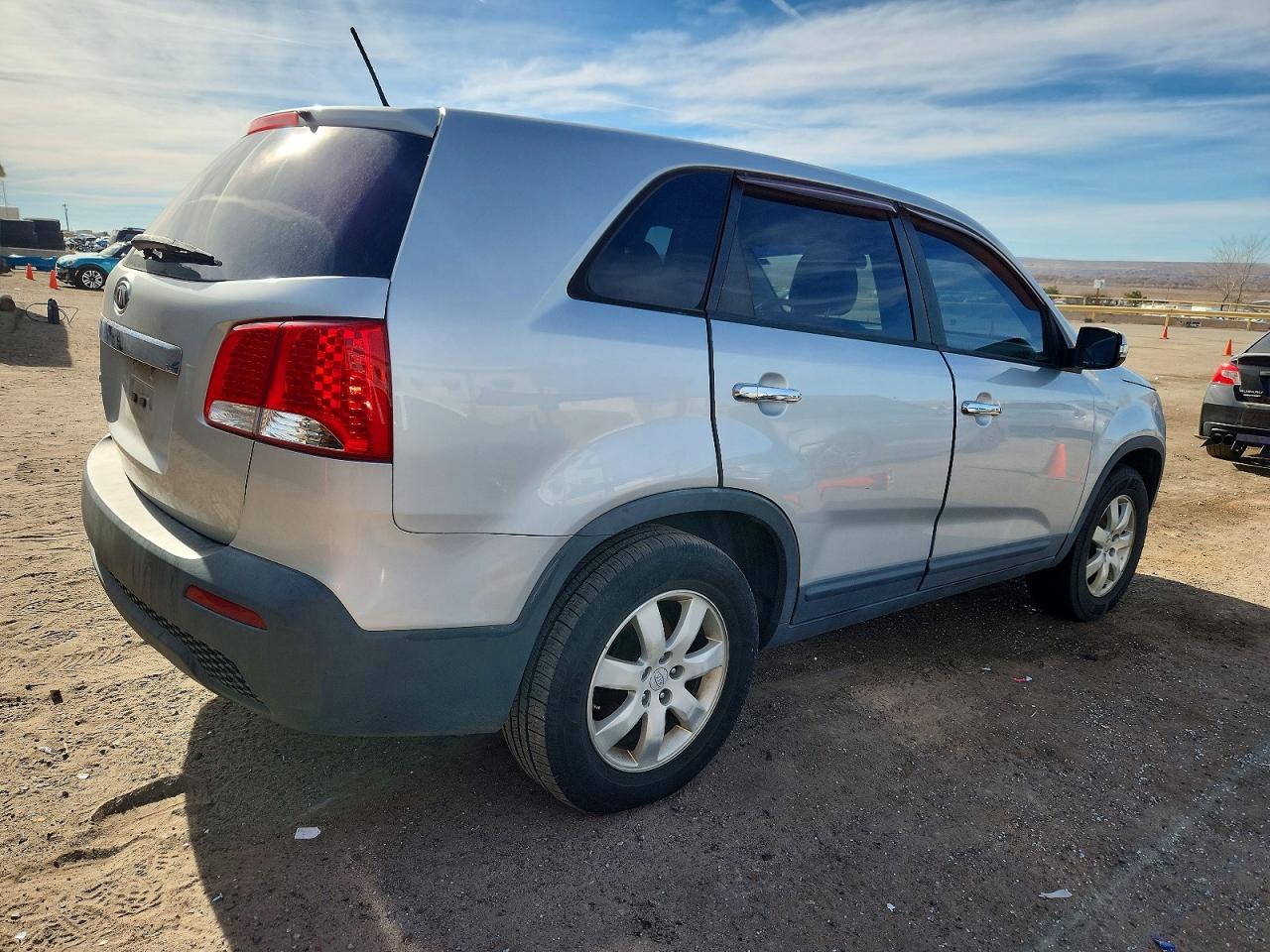 2011 KIA SORENTO BASE photo 3