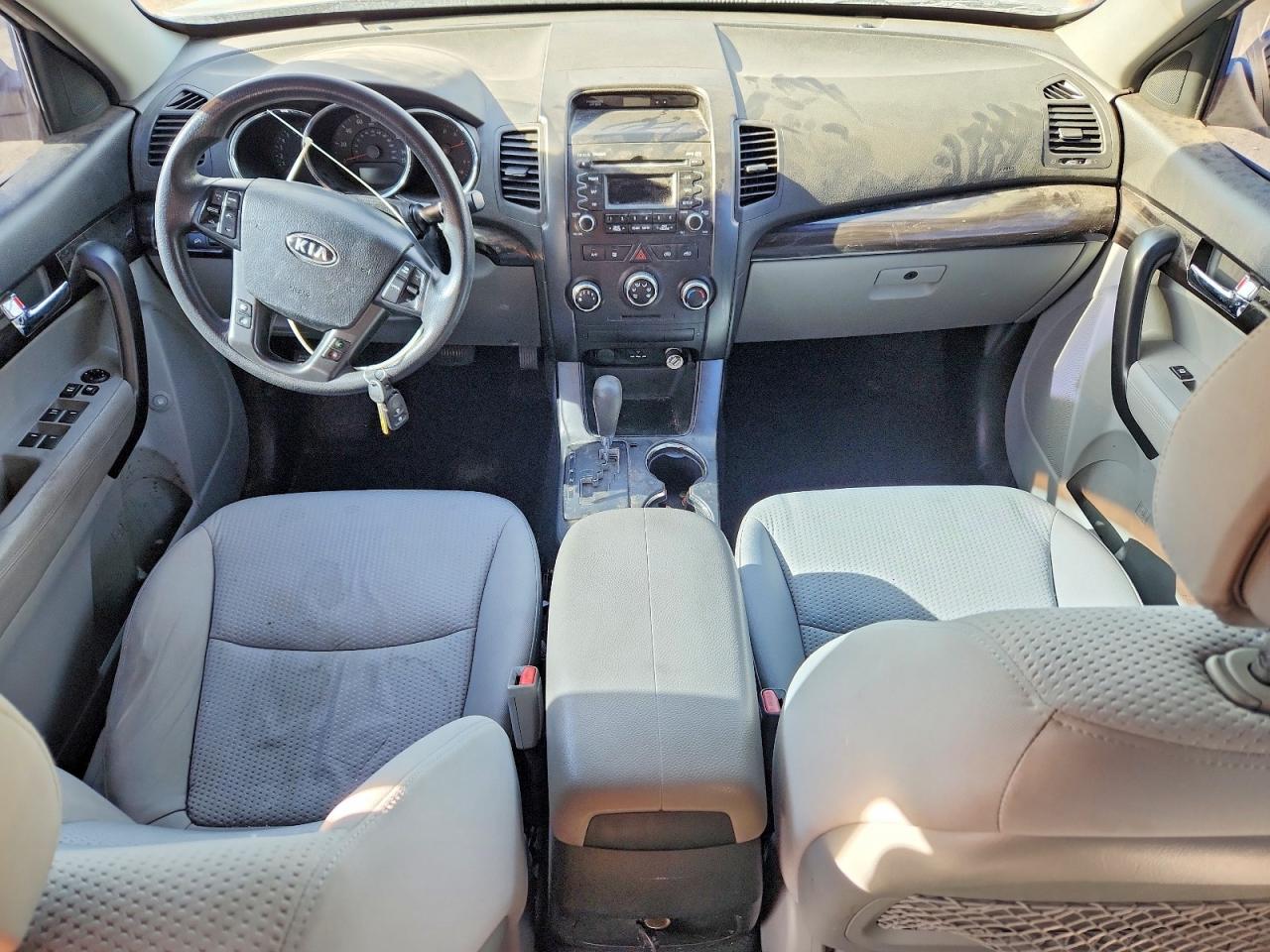 2011 KIA SORENTO BASE photo 8