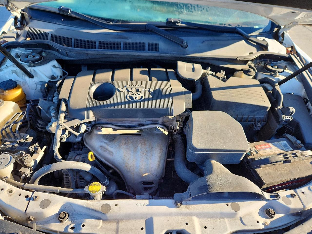 2010 TOYOTA CAMRY SE photo 11