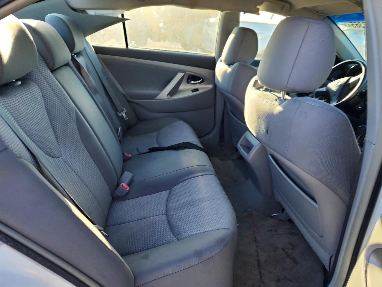 2010 TOYOTA CAMRY SE photo 10