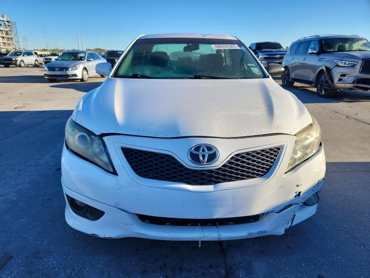 2010 TOYOTA CAMRY SE photo 5