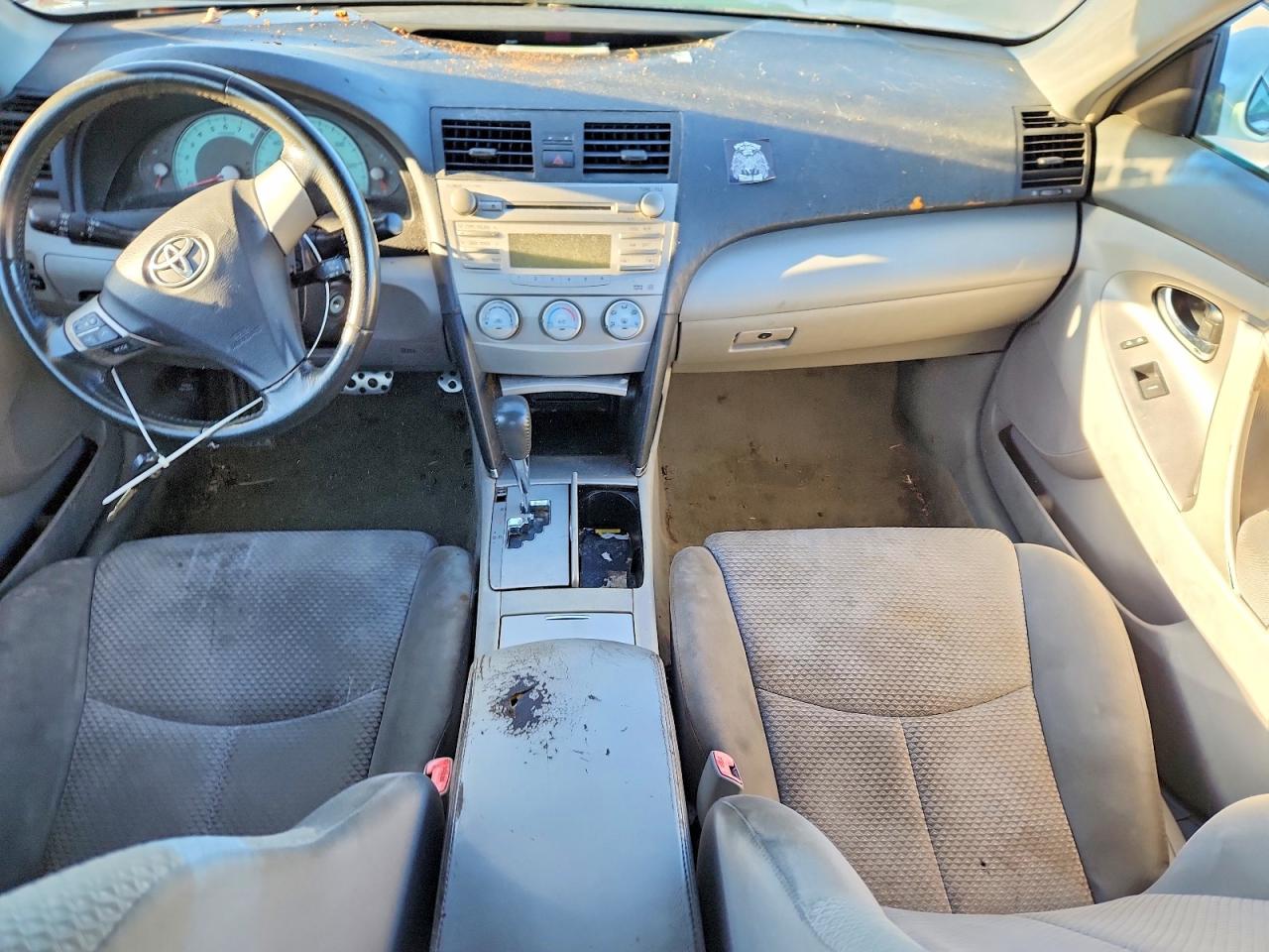 2010 TOYOTA CAMRY SE photo 8