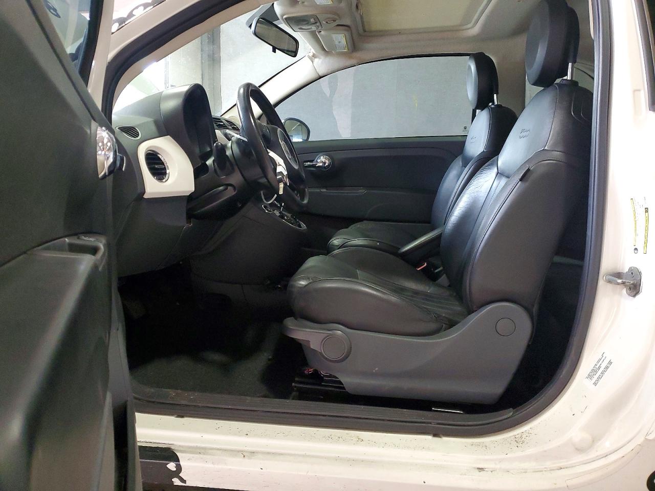 2012 FIAT 500 LOUNGE photo 7