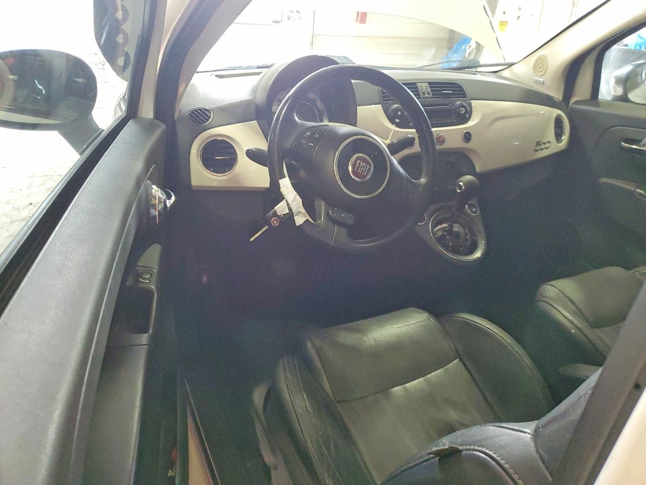 2012 FIAT 500 LOUNGE photo 8