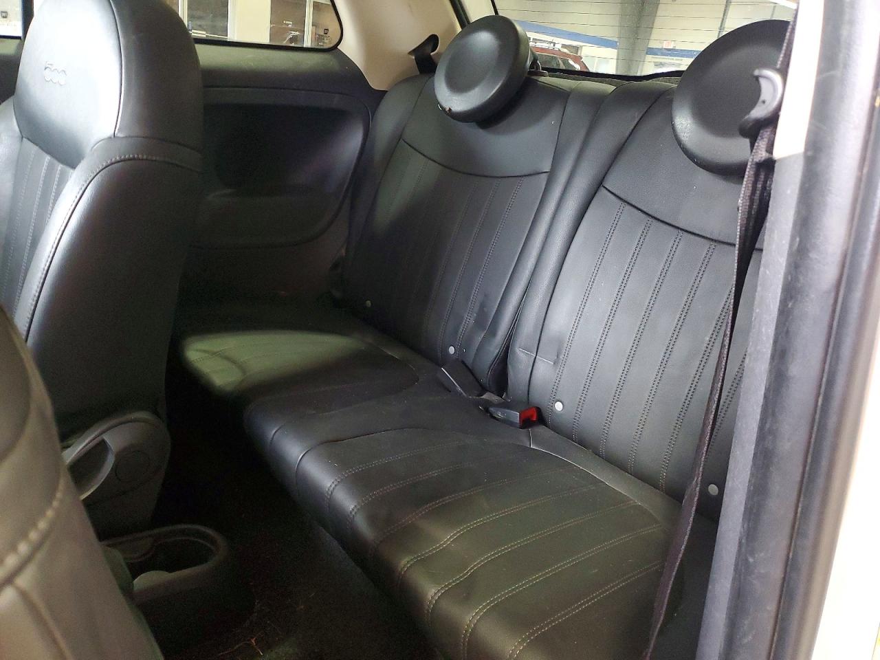 2012 FIAT 500 LOUNGE photo 10