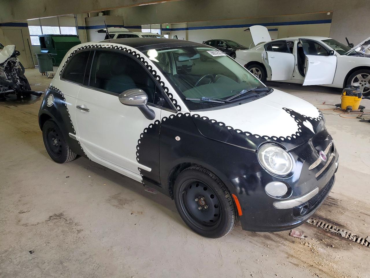 2012 FIAT 500 LOUNGE photo 4