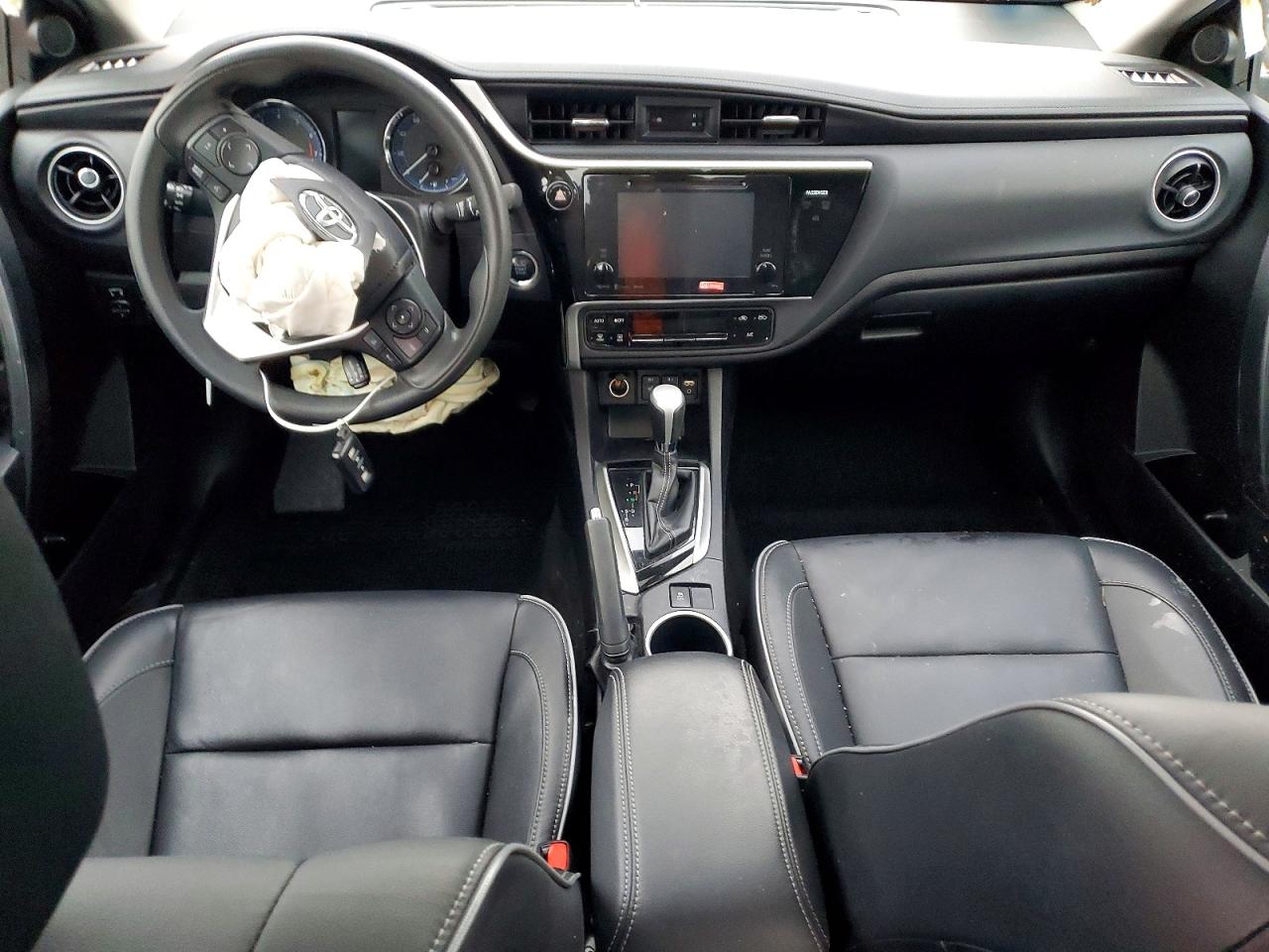 2017 TOYOTA COROLLA L photo 8