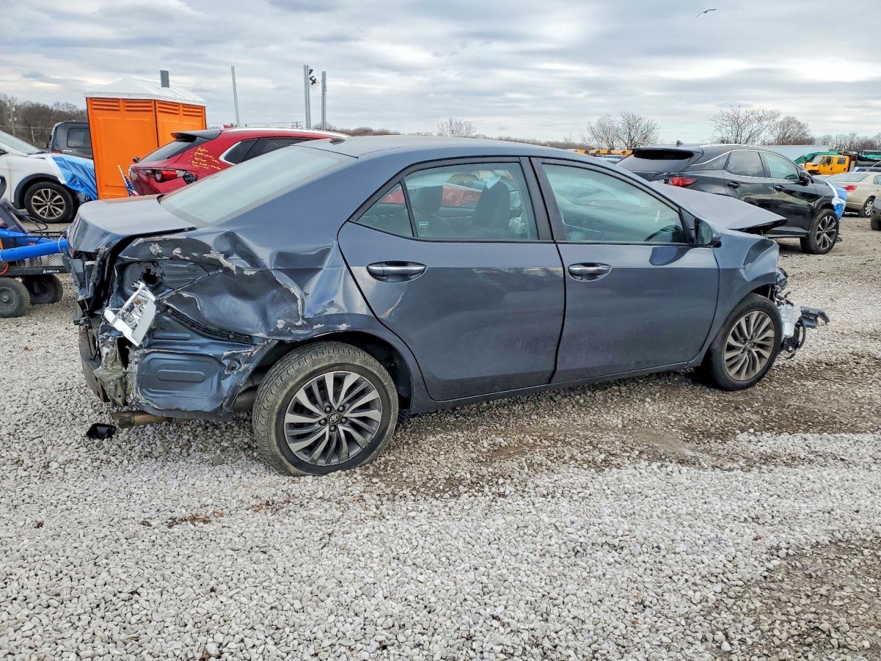 2017 TOYOTA COROLLA L photo 3