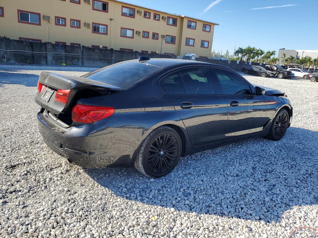 2018 BMW 530E photo 3