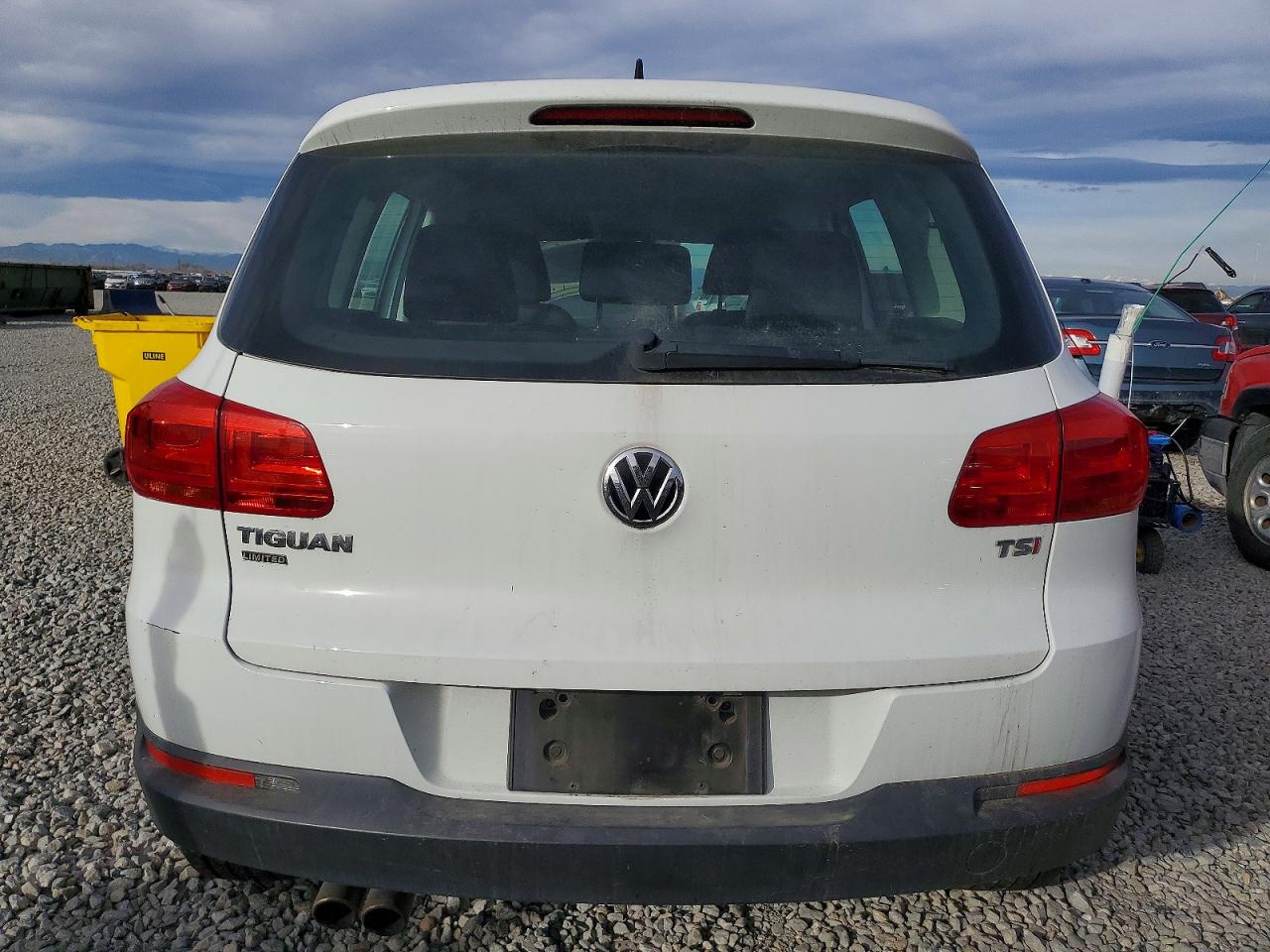 2017 VOLKSWAGEN TIGUAN S photo 6