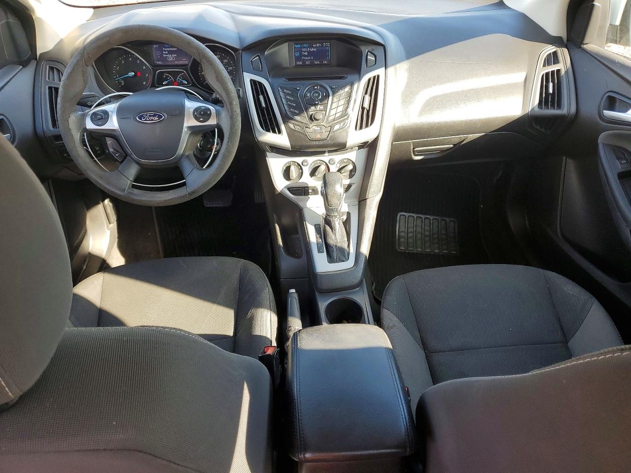 2014 FORD FOCUS SE photo 8