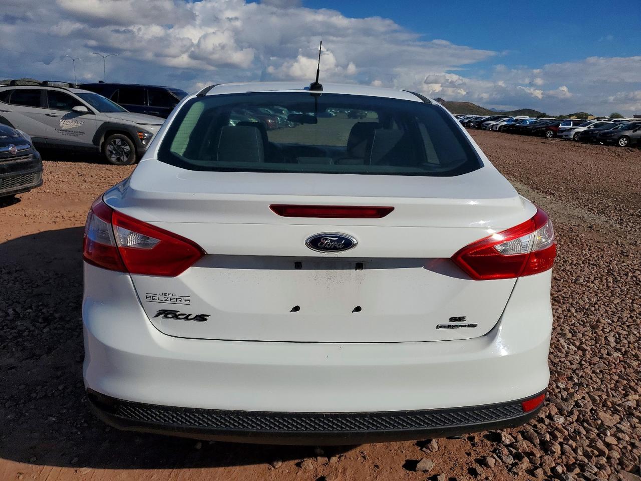 2014 FORD FOCUS SE photo 6