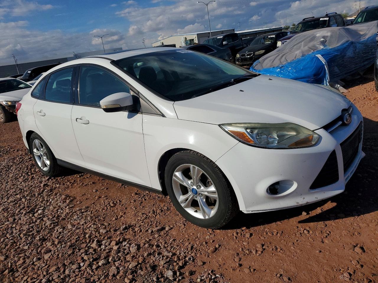 2014 FORD FOCUS SE photo 4