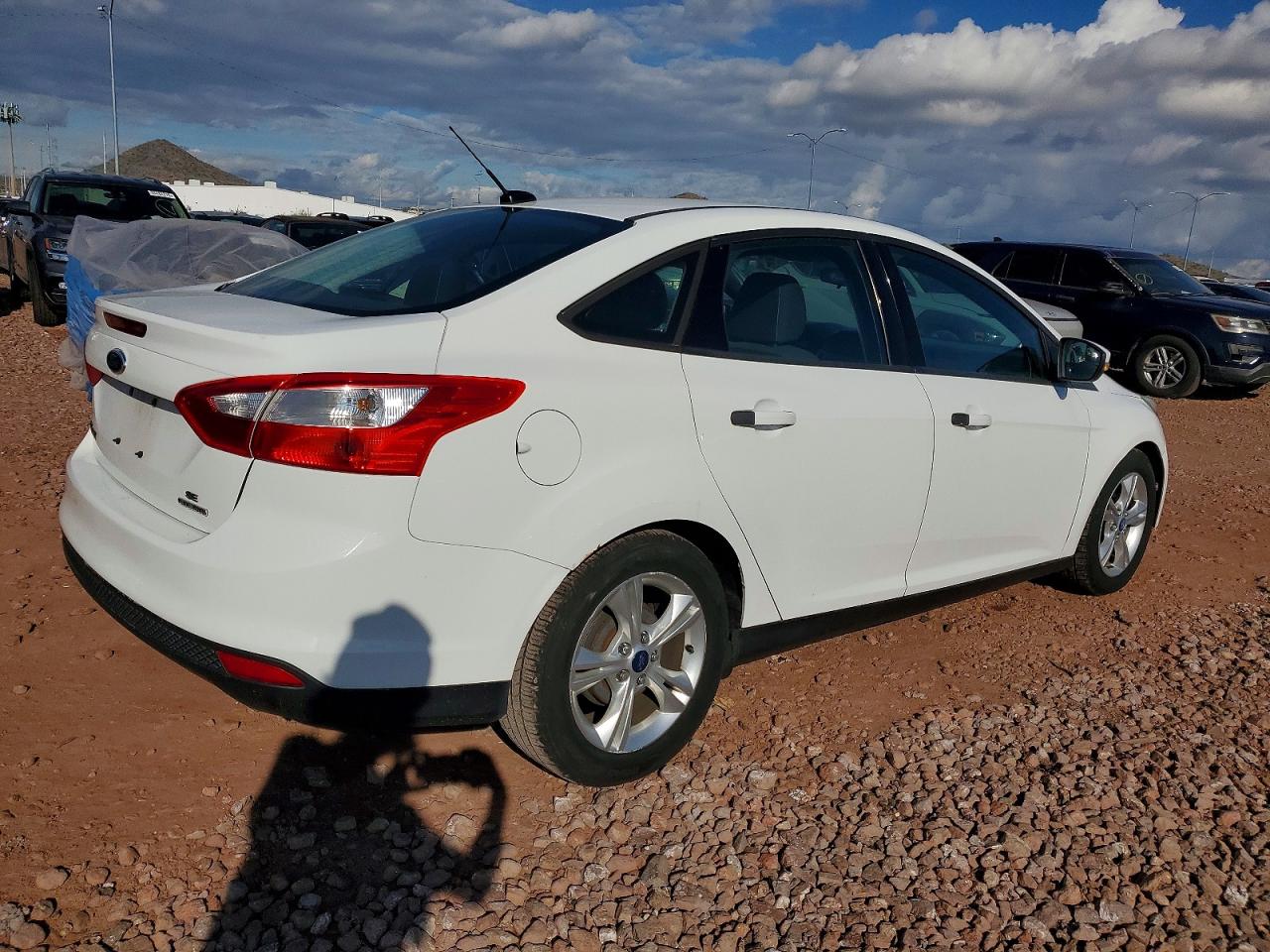 2014 FORD FOCUS SE photo 3